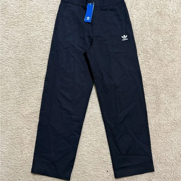 NEW Adidas Originals Mens Pants Ess Chino Skateboarding JD2442 Sz 32, 34, 35, 36